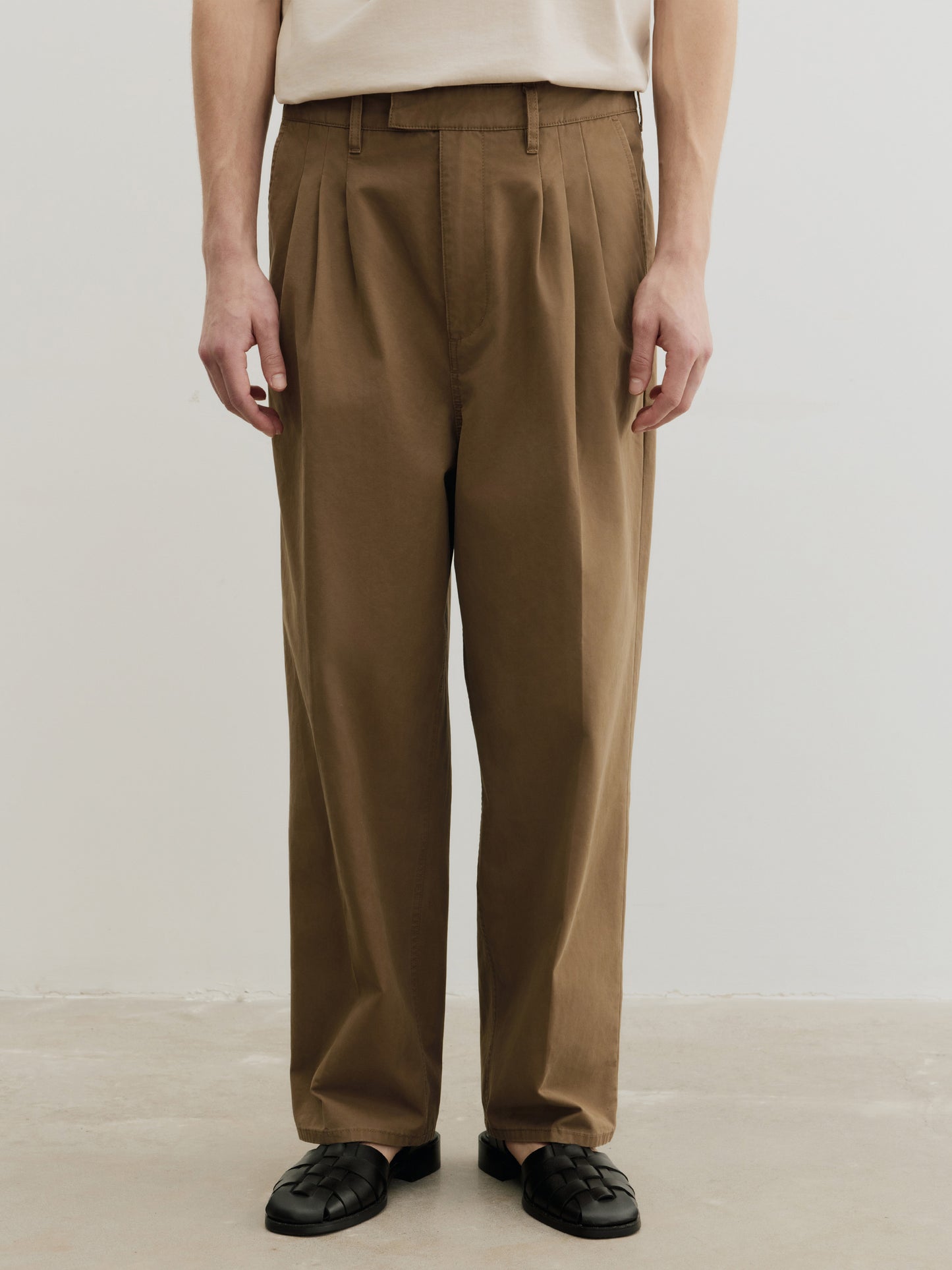 BEIGE THREE PLEAT TUCK PANTS